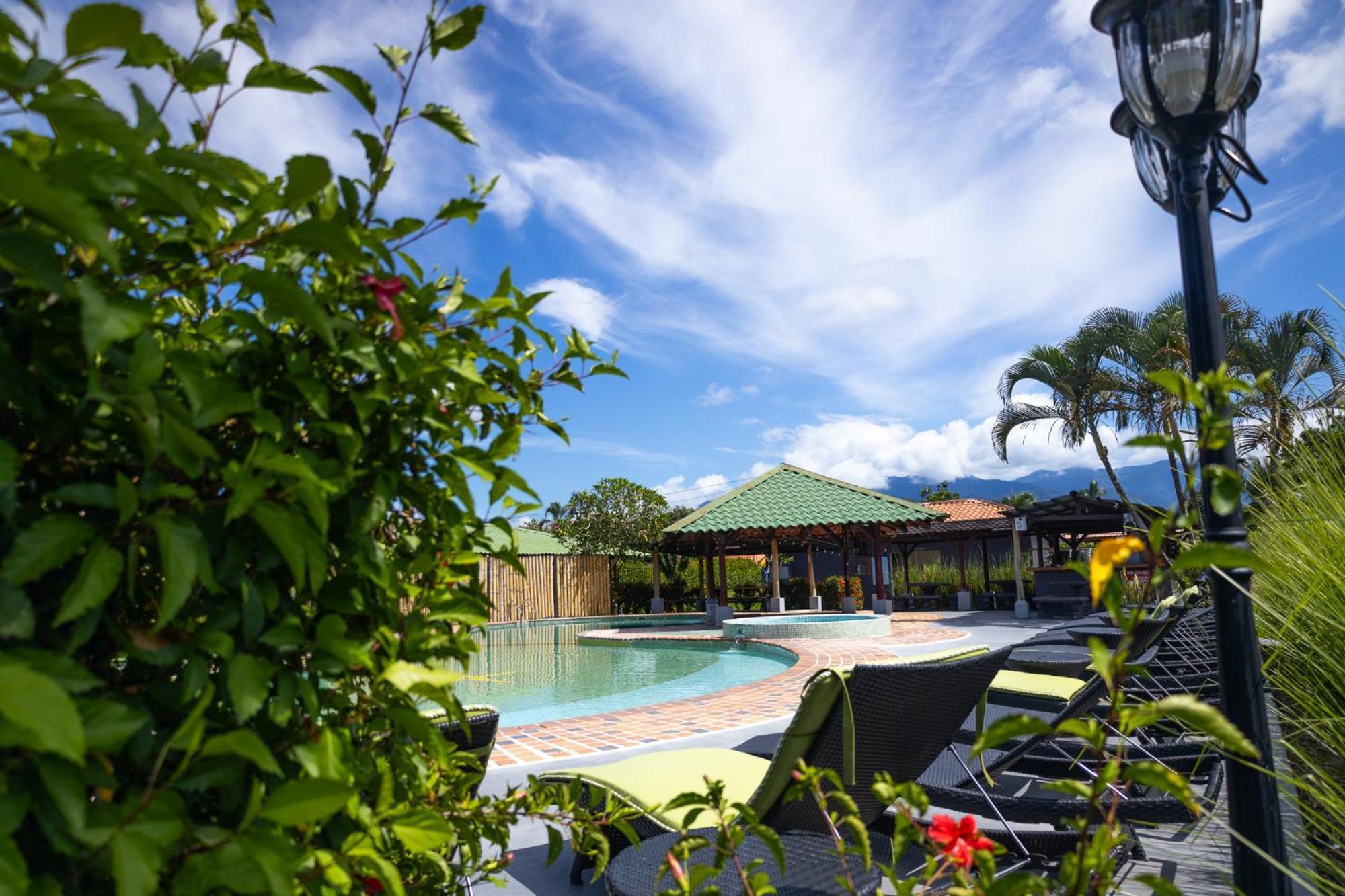 Hotel El Rancho Quepos Luaran gambar